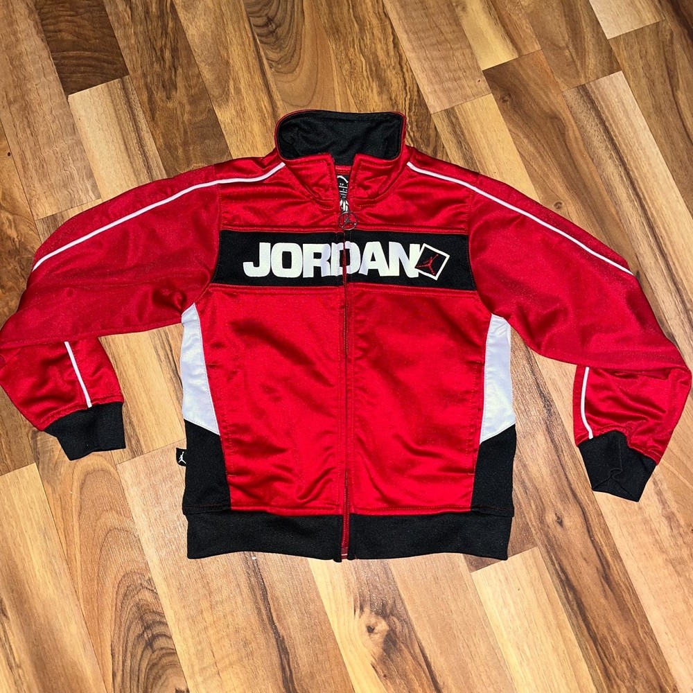 Nike Air Jordan Boys Long Sleeve Full Zip Red Jacket Track Suit Boys size 4 XS